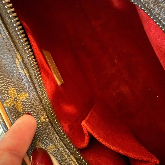 LOUIS VUITTON CROISSANT BAG - Picture 5 of 7